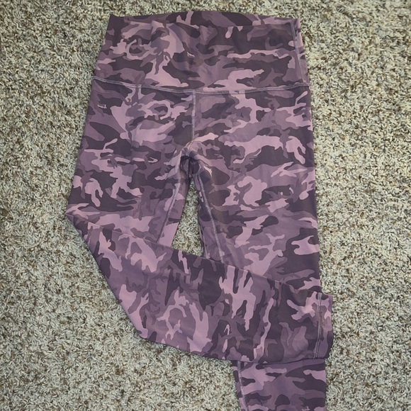 Lululemon Incognito Pink Camo 25” Align Pants Leggings 10 MINT - Picture 2 of 4